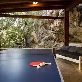 3 bedroom villa with pool and tennis court in Sicily, sleeps 6-8